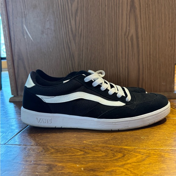 Vans Men's Black and White Sneakers - Picture 2 of 7